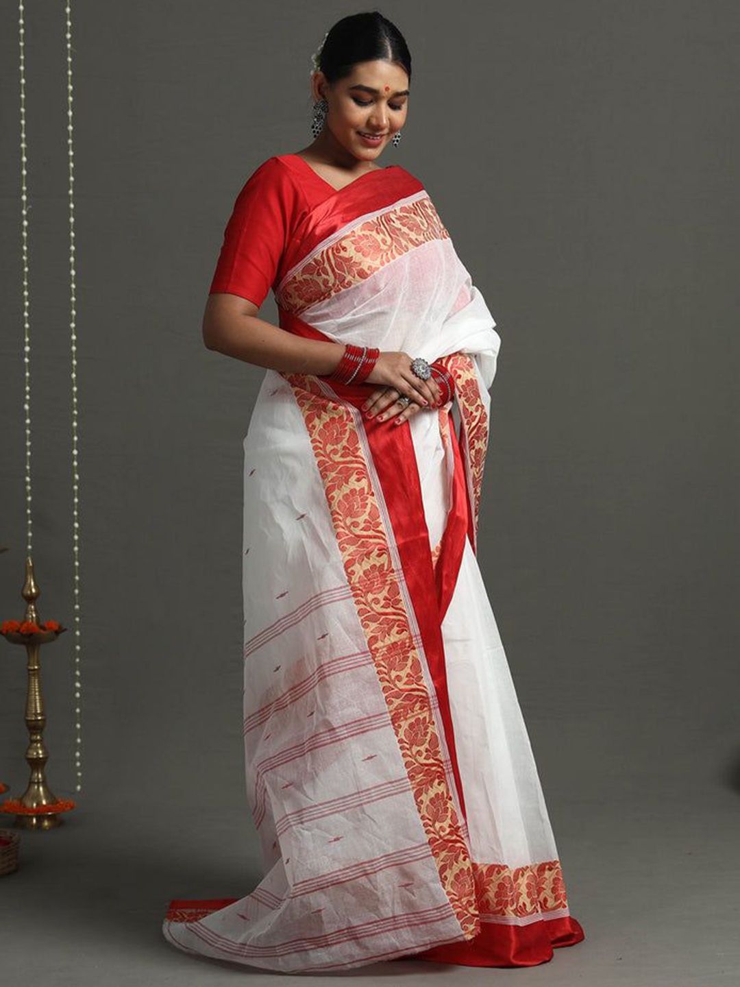 

iTokri Pure Cotton Jamdani Saree, White