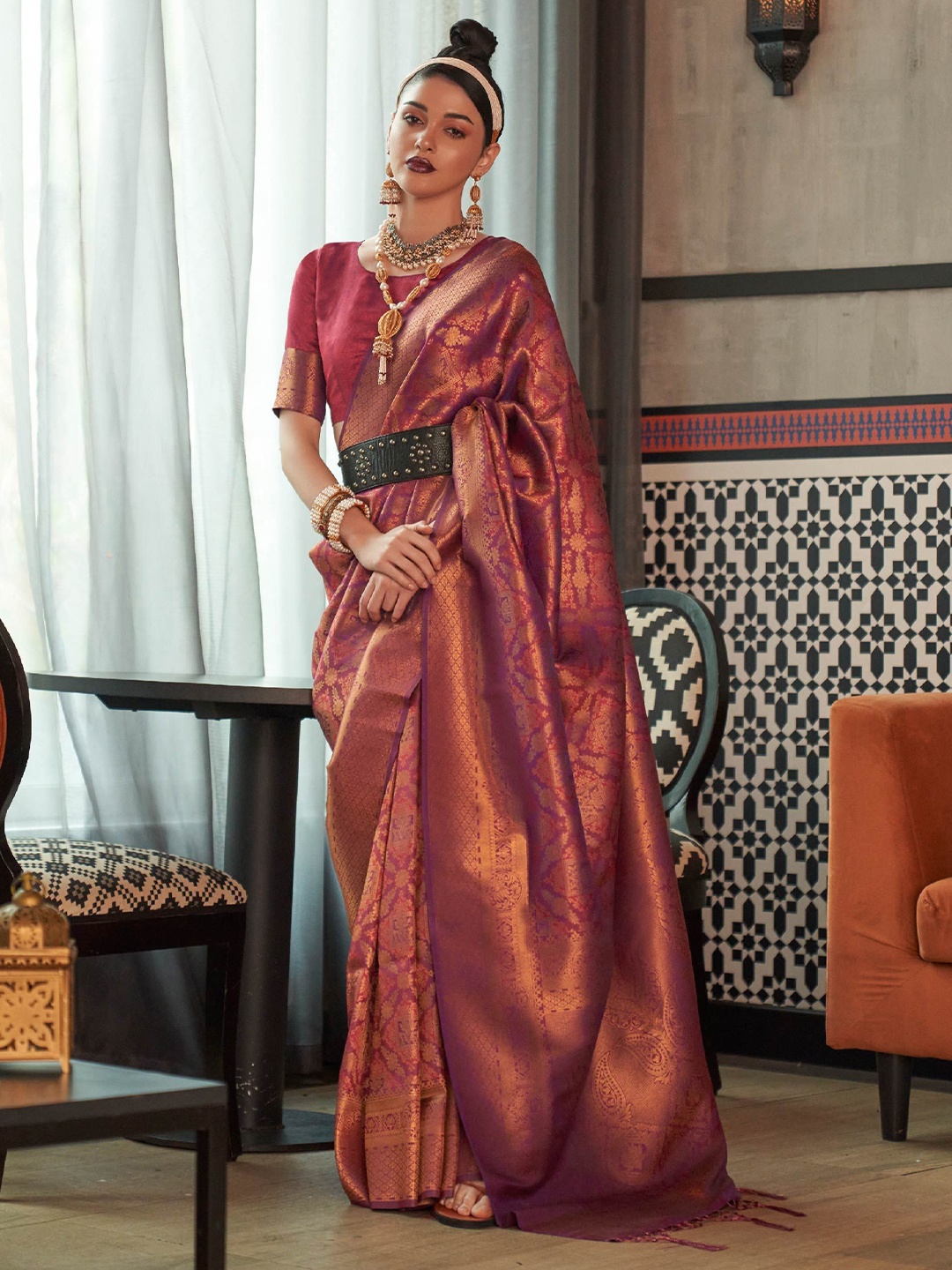 

Vardha Floral Woven Design Zari Saree, Maroon