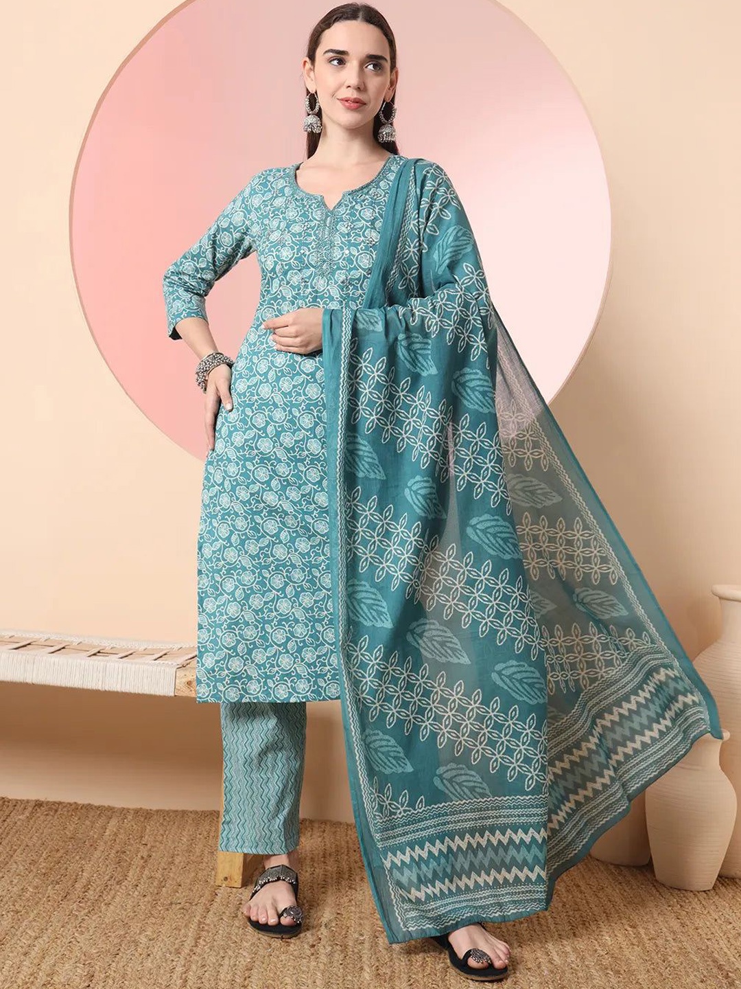 

MissKurti Women Floral Printed Regular Mirror Work Pure Cotton Kurta with Trousers & With Dupatta, Green