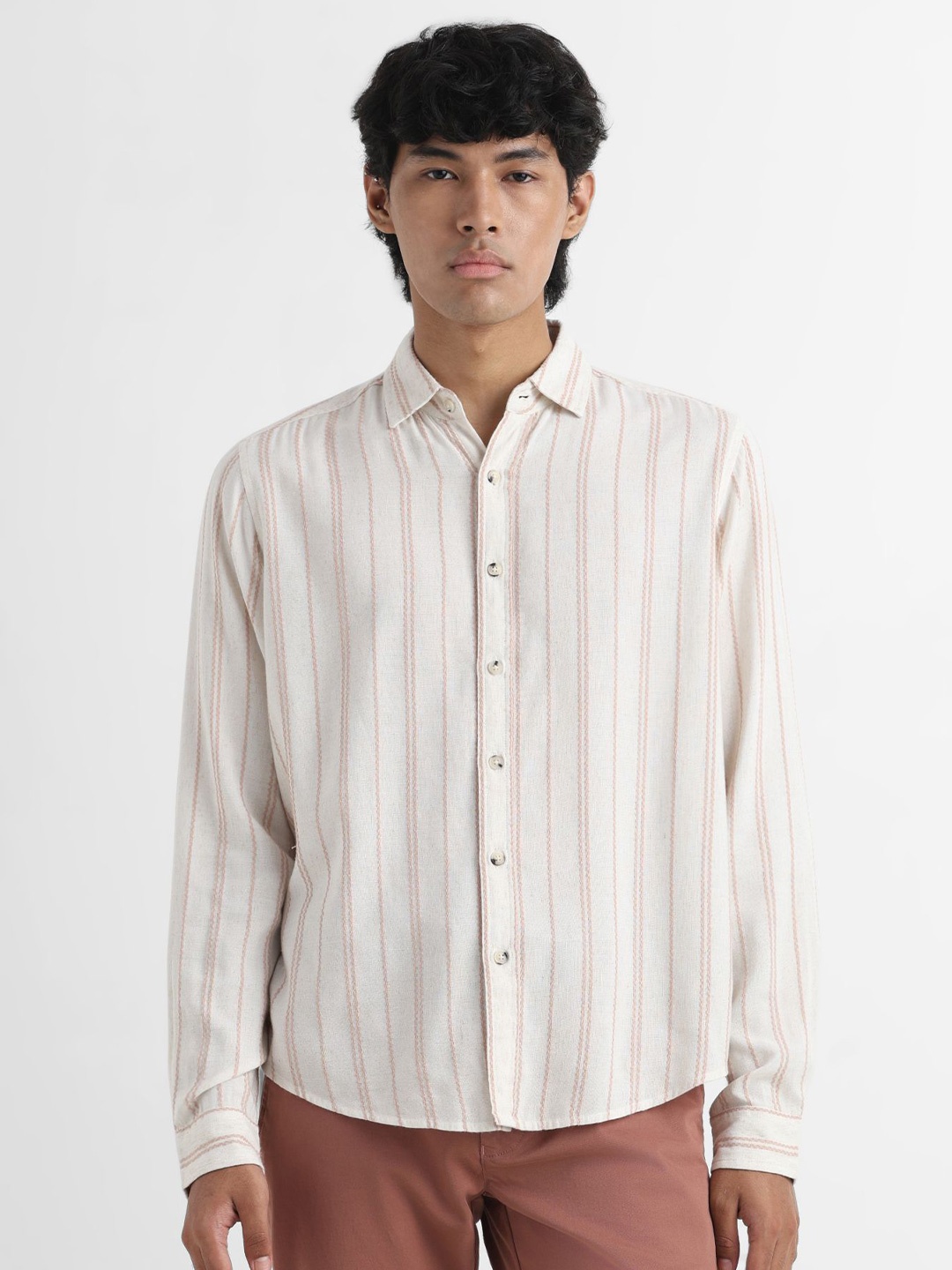 

YUVAKAA Men Opaque Striped Casual Shirt, Beige