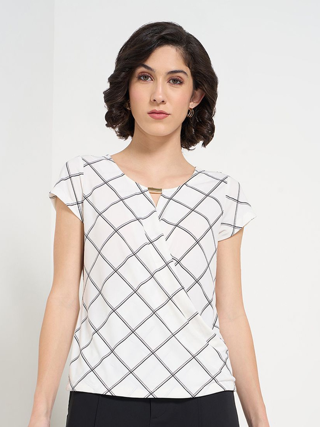 

Annabelle by Pantaloons Women Checked Print Monochrome Regular Top, White