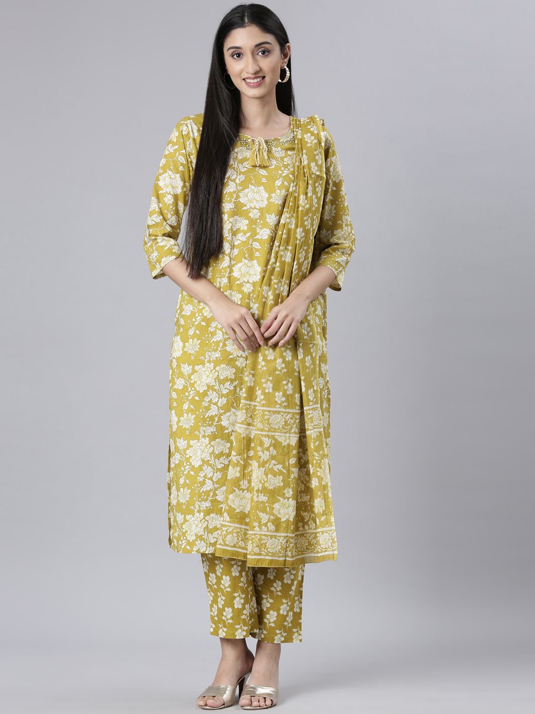 

Neerus Floral Printed Tie-Up Neck Straight Kurta With Trousers And Dupatta, Green