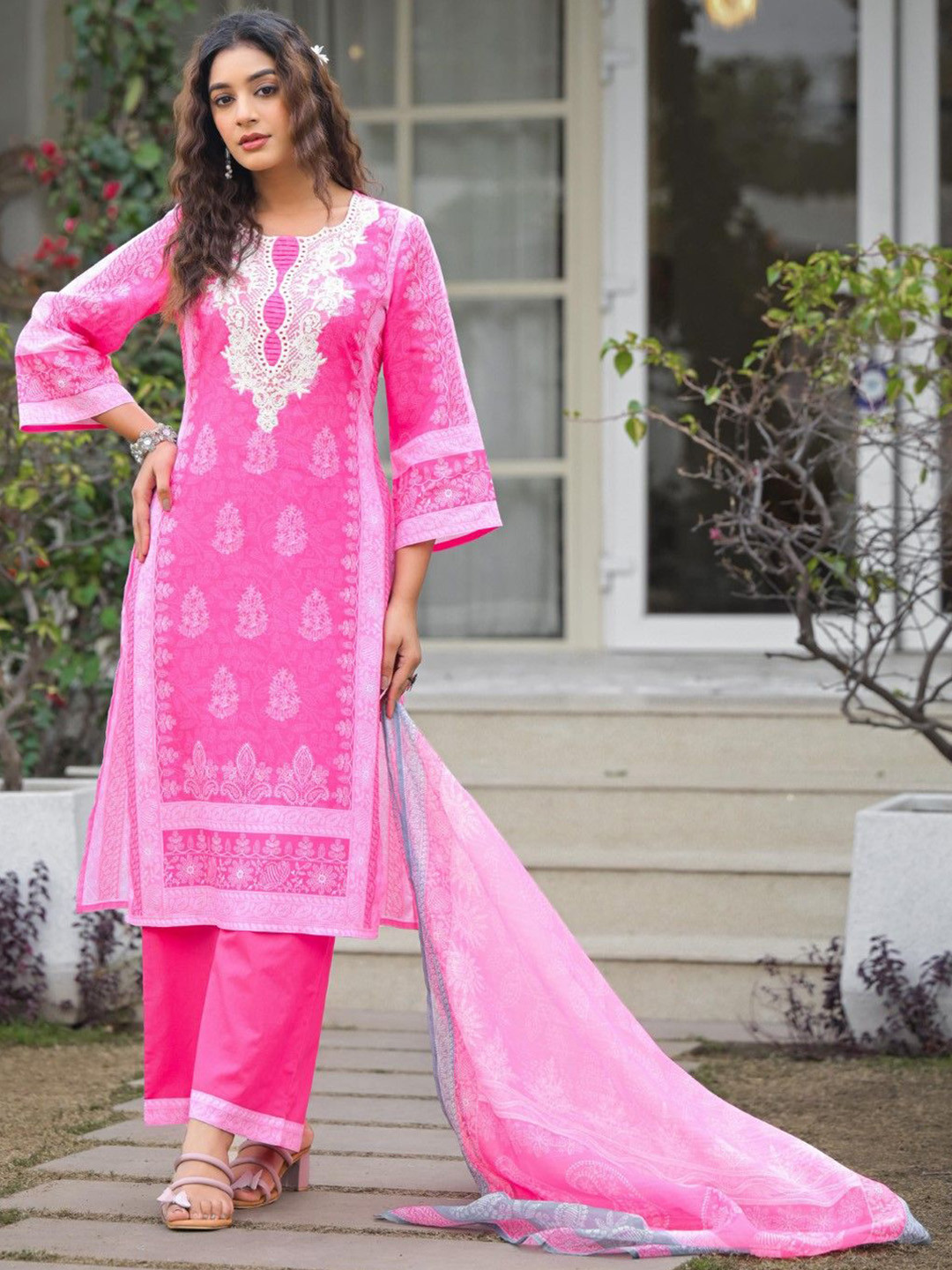 

AUTUMN LANE Women Floral Printed Regular Pure Cotton Kurta with Trousers & With Dupatta, Pink