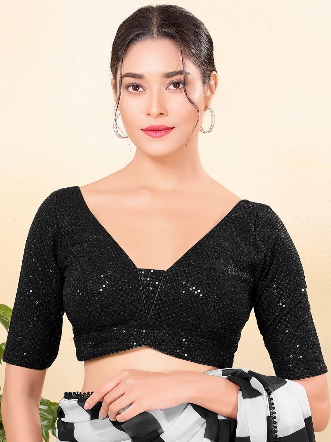 

VAMAS - THE DESIGNER BLOUSES Women Embellished V-Neck Padded Saree Blouse, Black