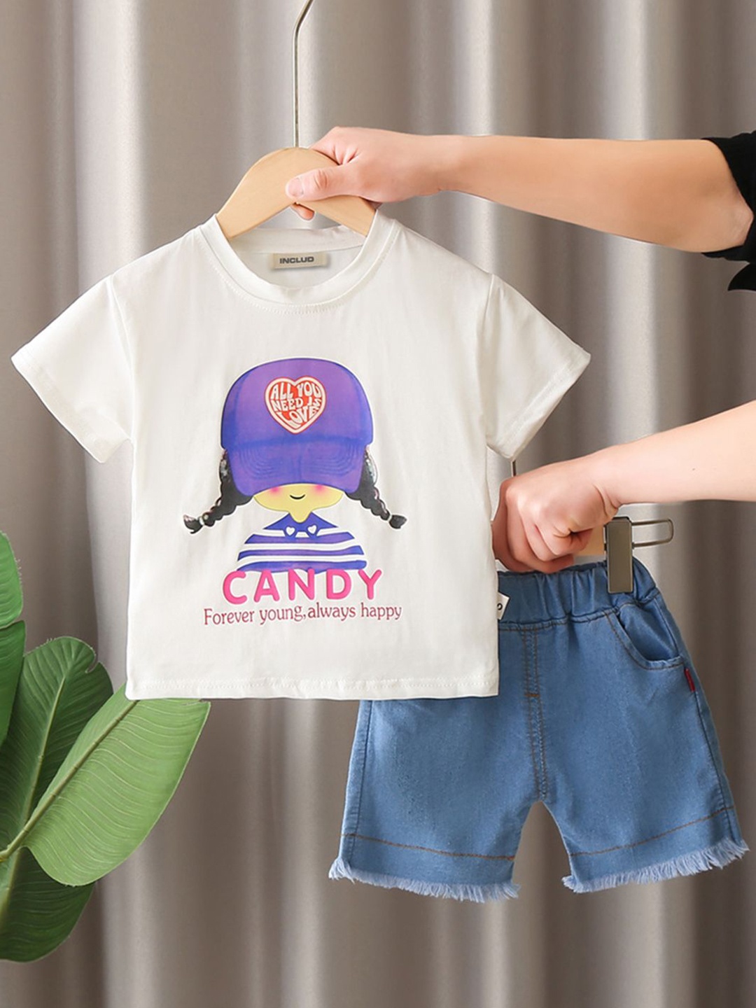 

INCLUD Girls Printed T-shirt With Shorts, White