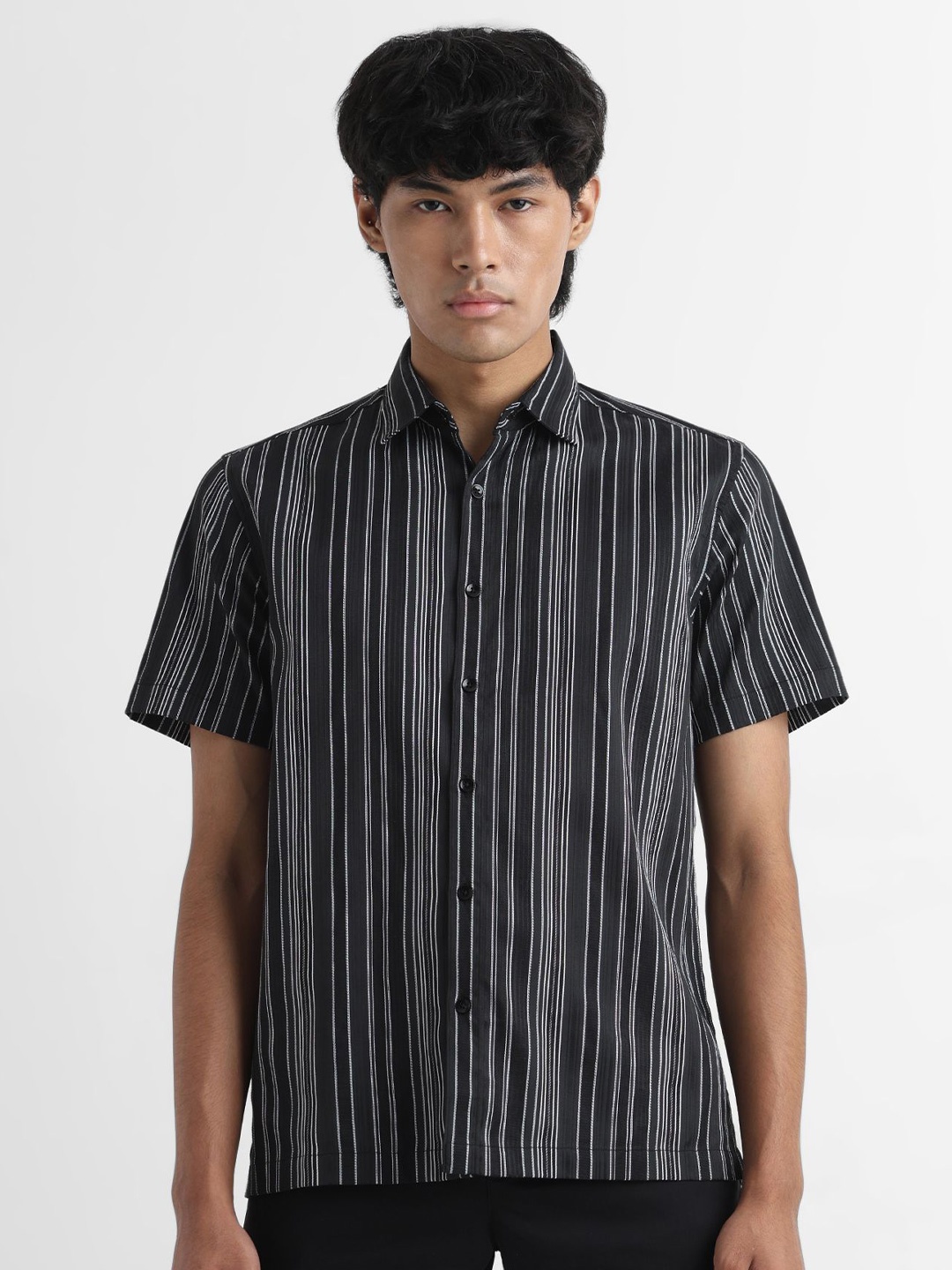 

YUVAKAA Men Opaque Striped Casual Shirt, Black