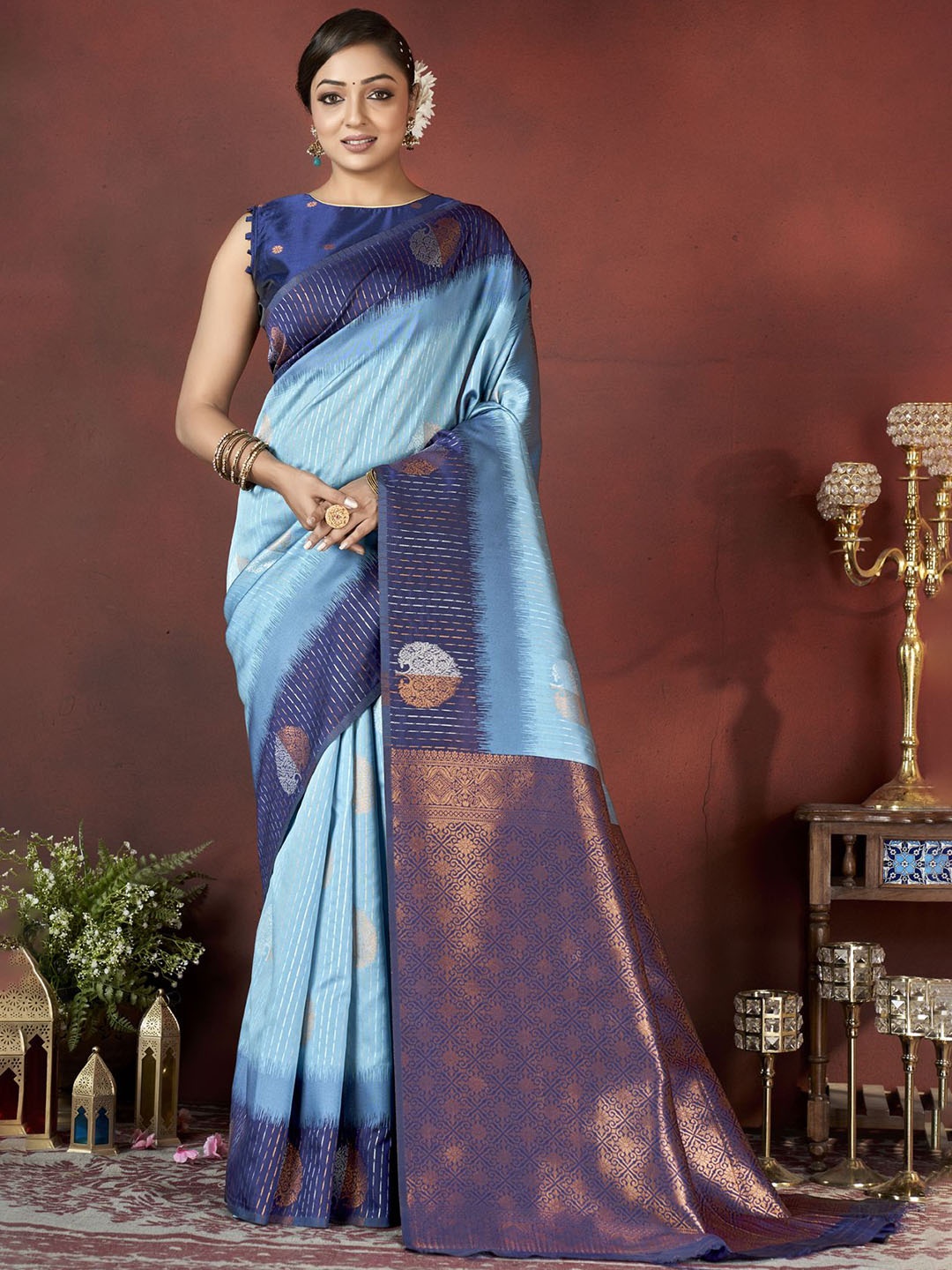 

DIVASTRI Woven Design Zari Silk Blend Banarasi Saree, Blue