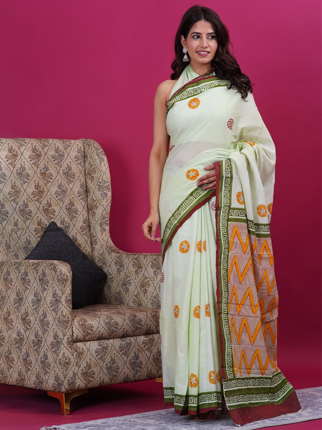 

Vanedik Floral Pure Cotton Block Print Saree, Green