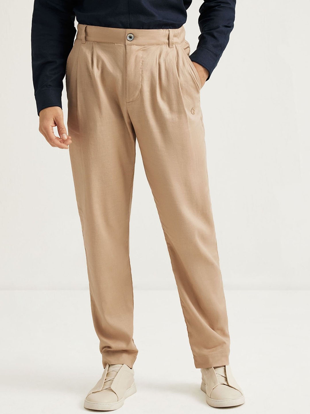 

Roam Everywhere Men Easy Wash Regular Fit Pleated Chinos, Beige