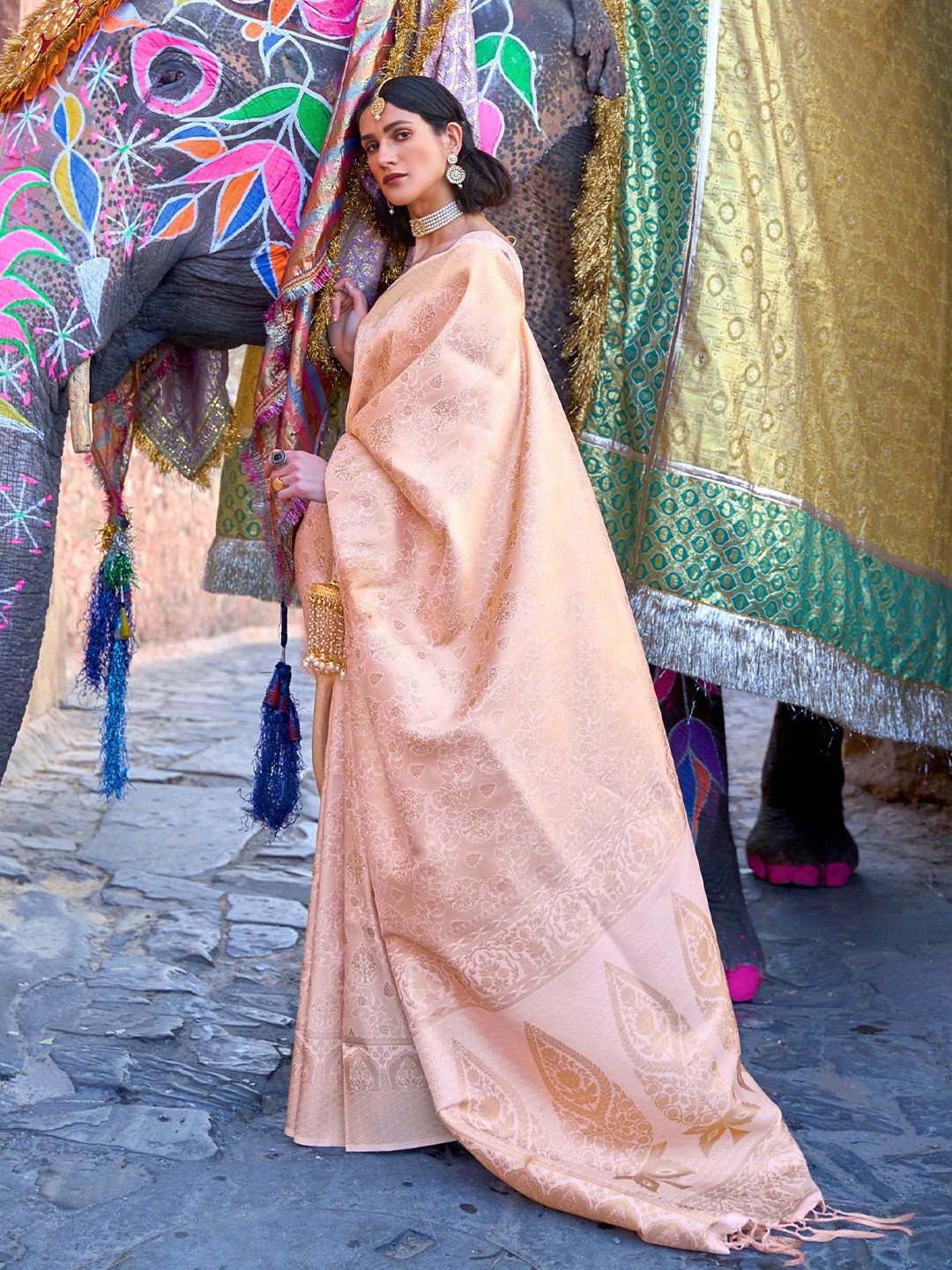 

Vardha Woven Design Zari Saree, Beige