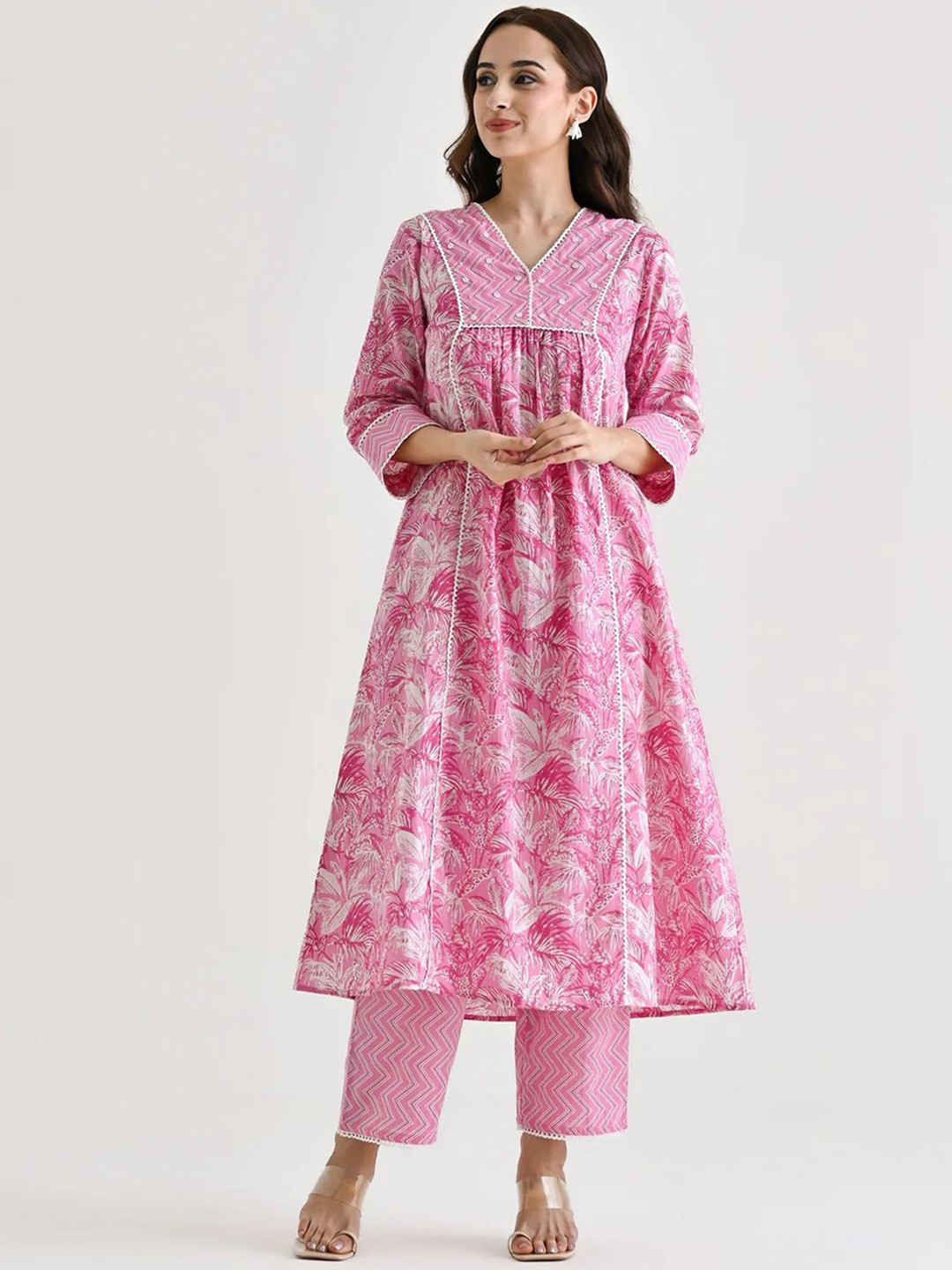 

BAPS Floral Printed Panelled A Line V Neck Kurta With Trousers, Pink