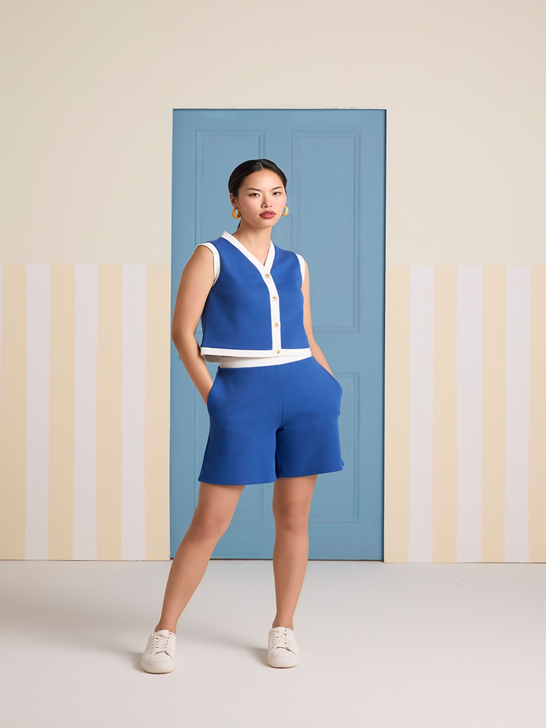 

Muvazo V Neck Shirt With On-the-Go Shorts Co-Ords, Blue
