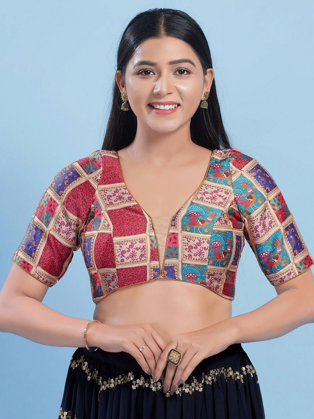 

VAMAS - THE DESIGNER BLOUSES Embroidered Silk Sweetheart Neck Padded Saree Blouse, Gold