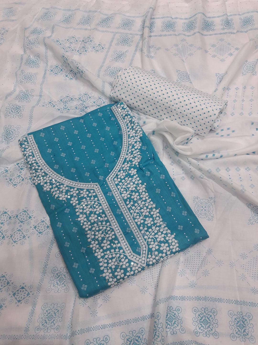

REET MAHAL Printed Unstitched Dress Material, Blue