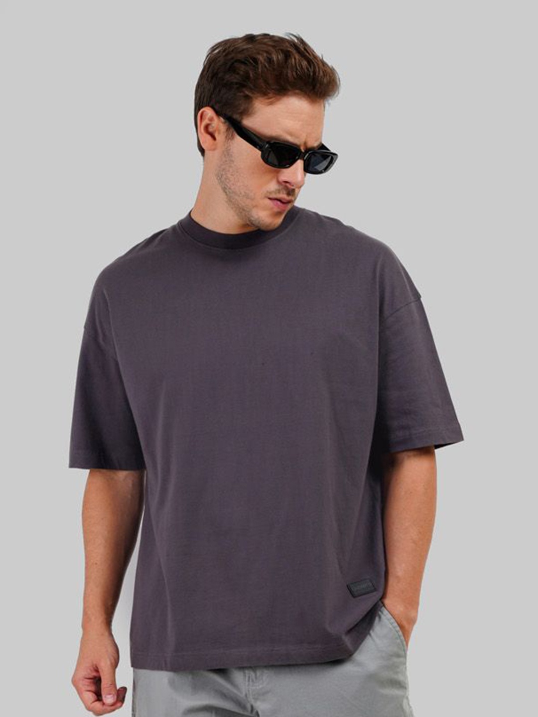 

Underrated Club Men Printed Bio Finish Raw Edge T-shirt, Grey