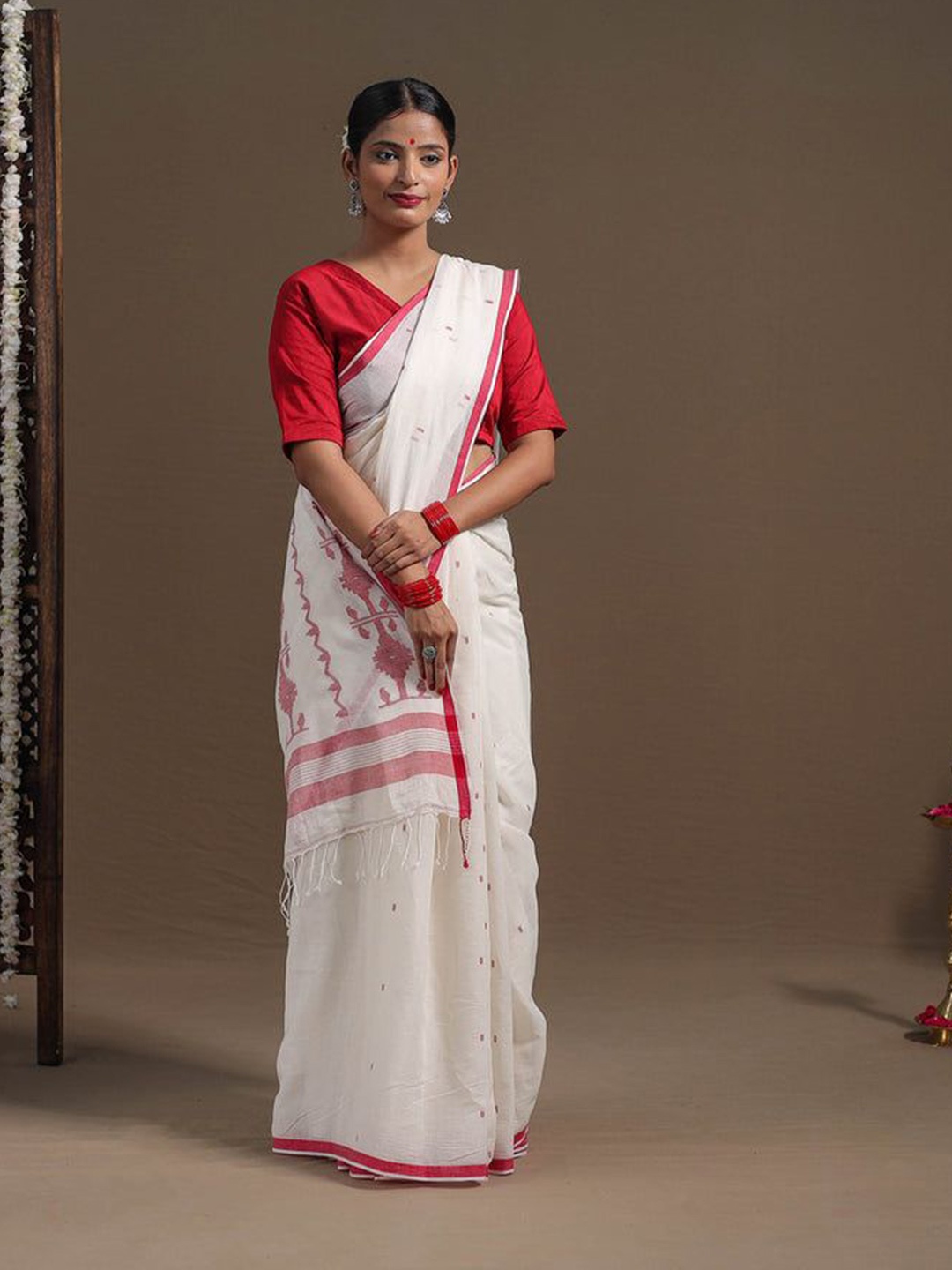 

iTokri women printed Cotton Jamdani Saree, White