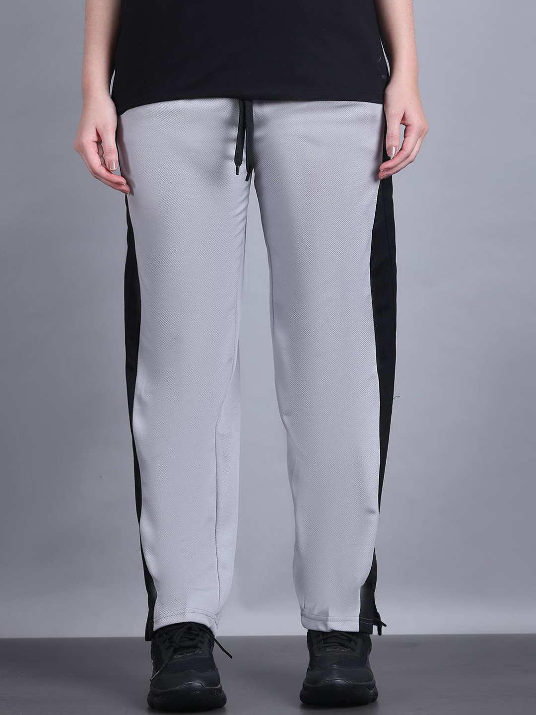 

MACK JONNEY Women Colourblocked Relaxed Fit Track Pants, Grey
