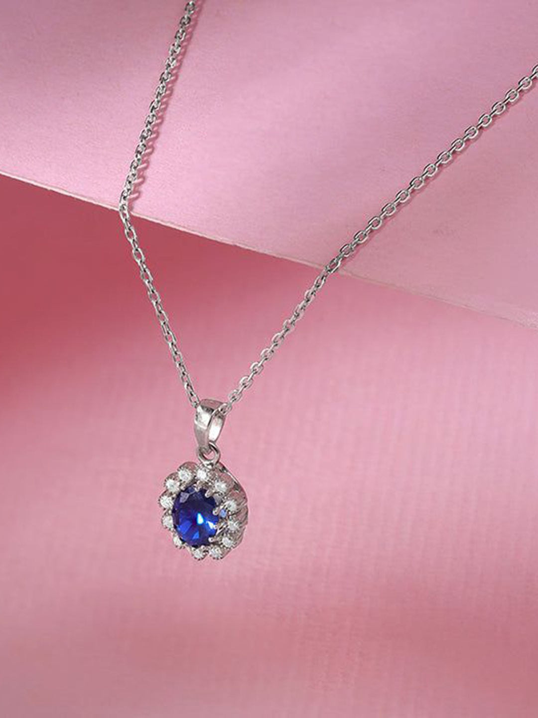 

GIVA Silver-Plated Oval Pendants with Chains