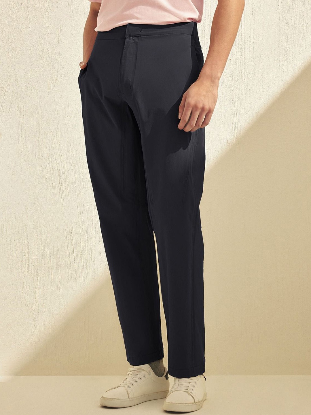 

Roam Everywhere Men Regular Fit Mid-Rise Easy Wash Chinos Trousers, Black