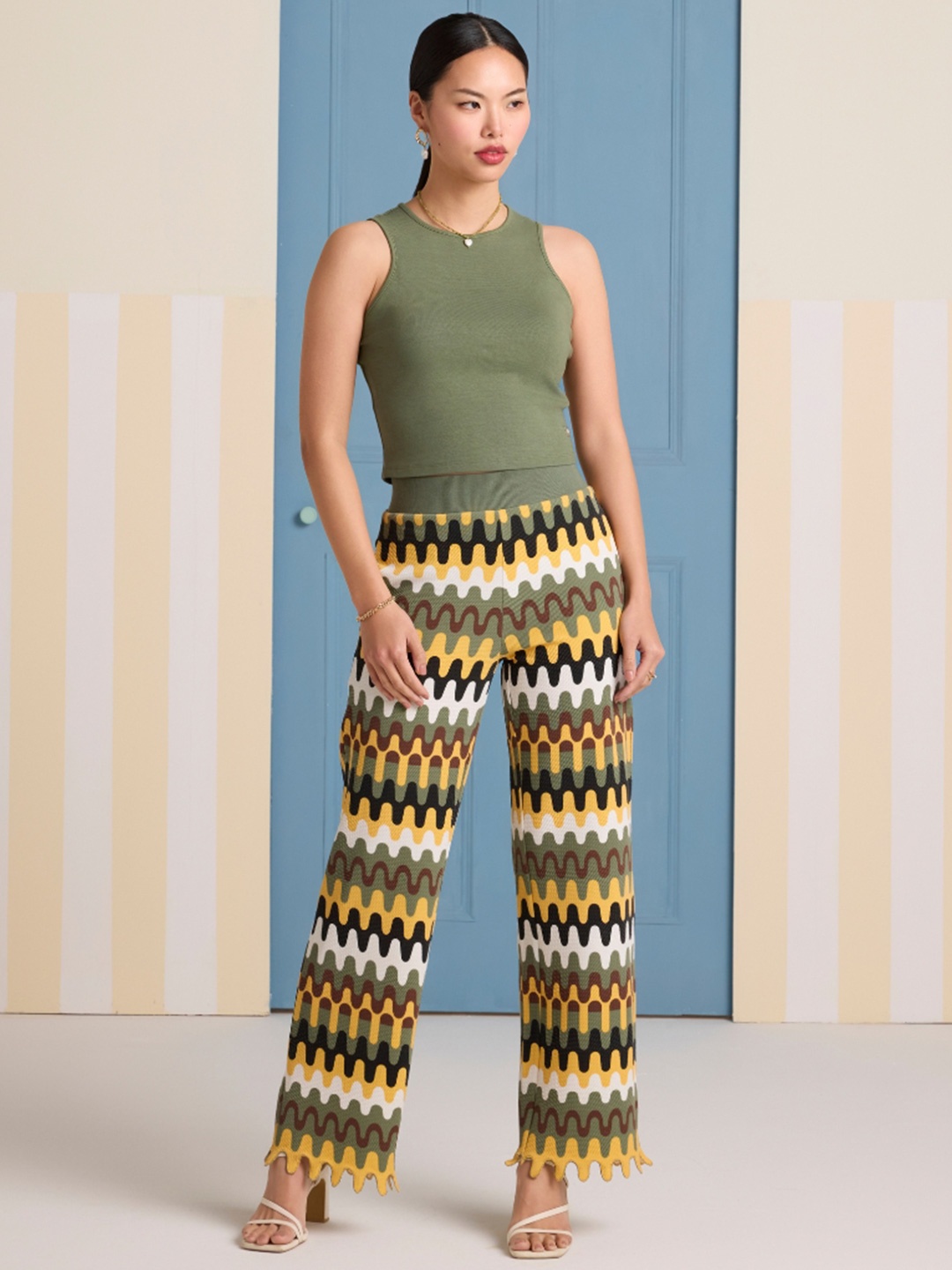 

Muvazo Printed Round Neck Top With Trousers Co-Ords, Green
