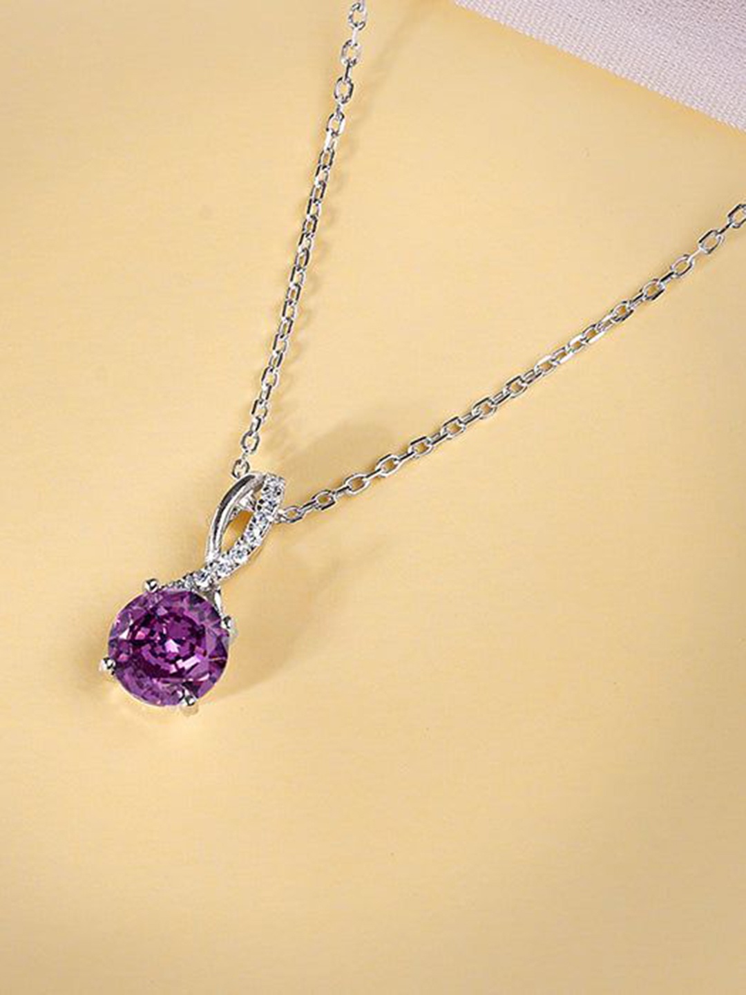 

GIVA Silver-Plated Circular Pendants with Chains