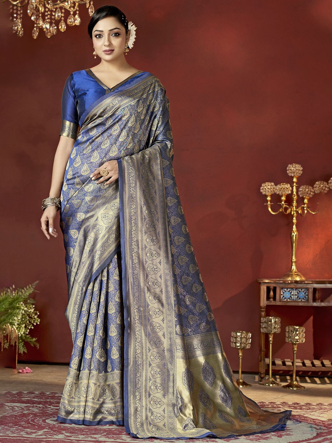 

DIVASTRI Ethnic Motifs Woven Design Zari Banarasi Saree, Navy blue
