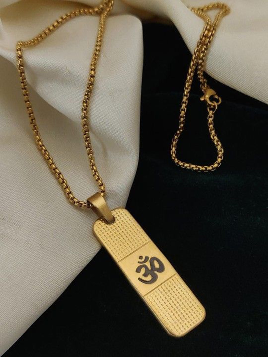 

AGARWALPRODUCT Gold-Plated Contemporary Pendants with Chains