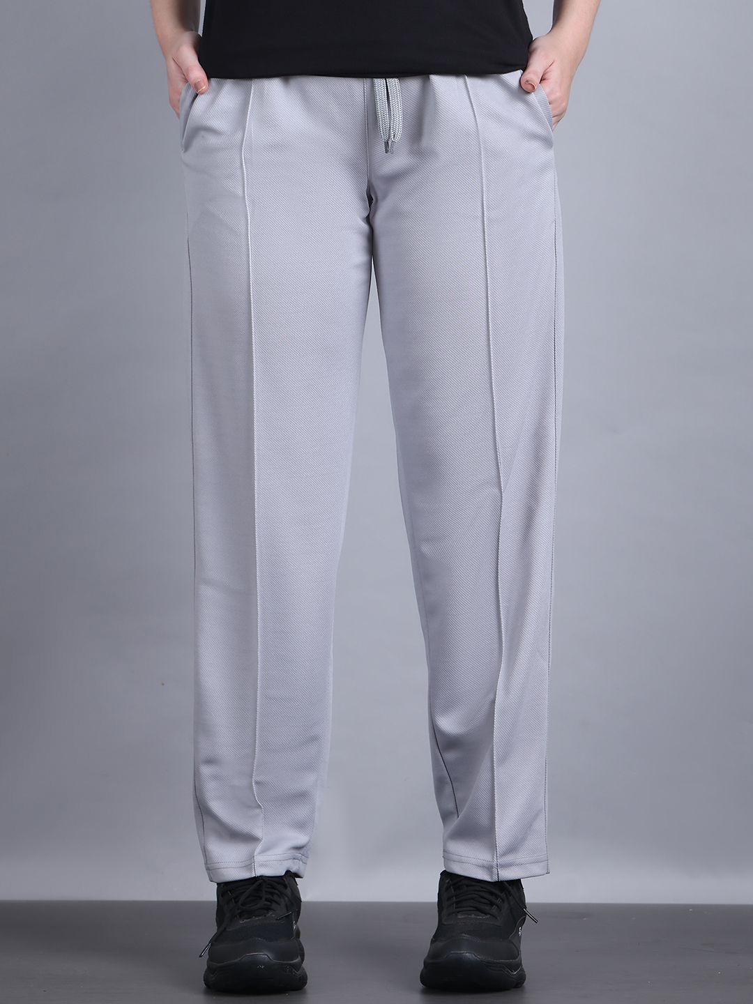 

MACK JONNEY Women Relaxed Fit Mid Rise Track Pants, Grey