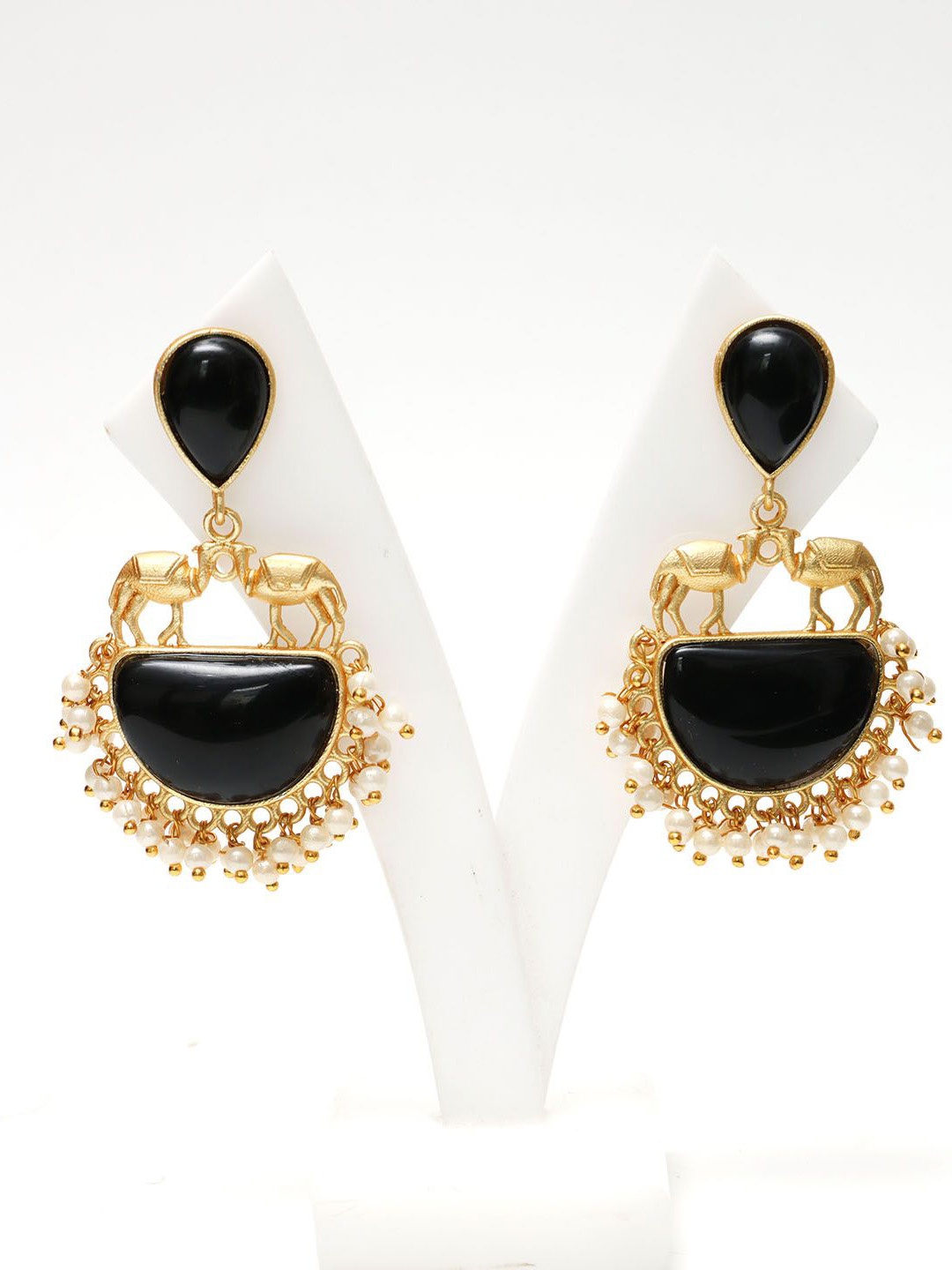 

Ozanoo Gold-Plated Artificial Stones Studded And Beaded Drop Earrings