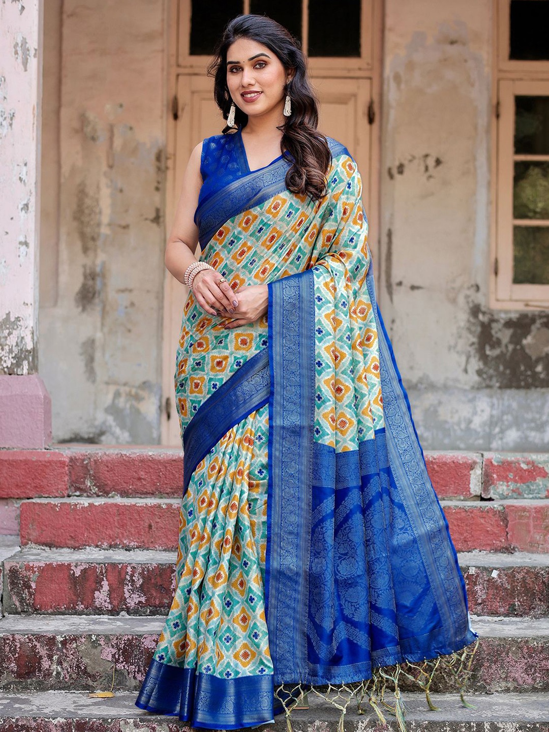 

DIVASTRI Woven Design Zari Pure Silk Banarasi Saree, Blue