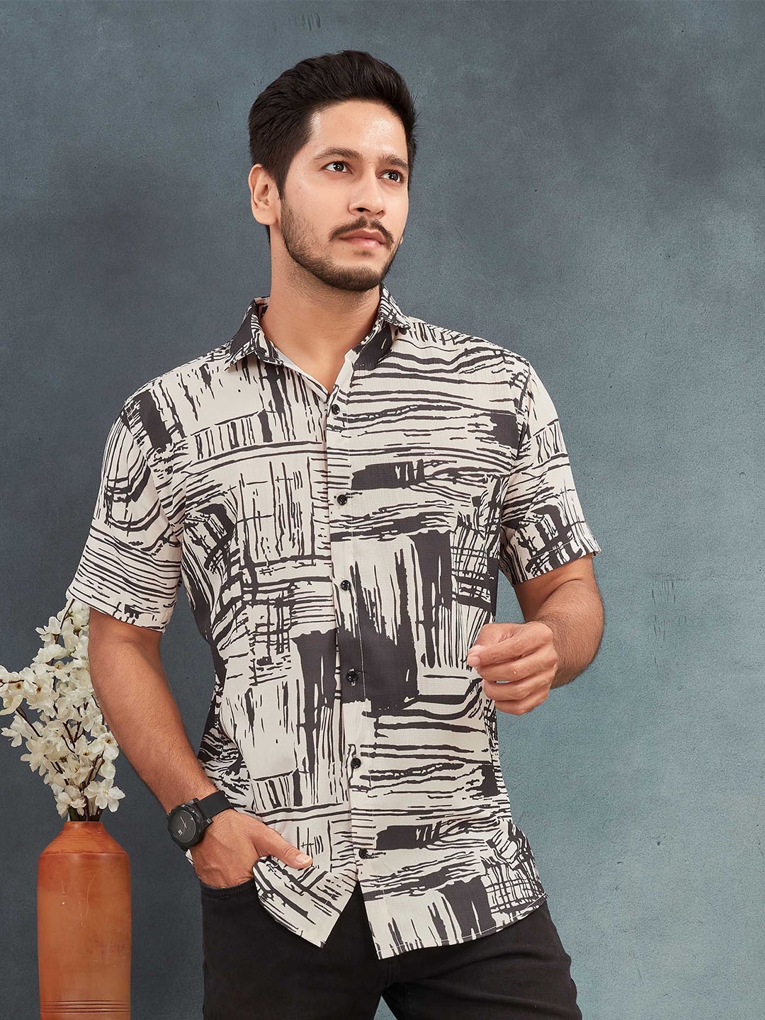 

Metronaut Men Comfort Opaque Printed Casual Shirt, Cream