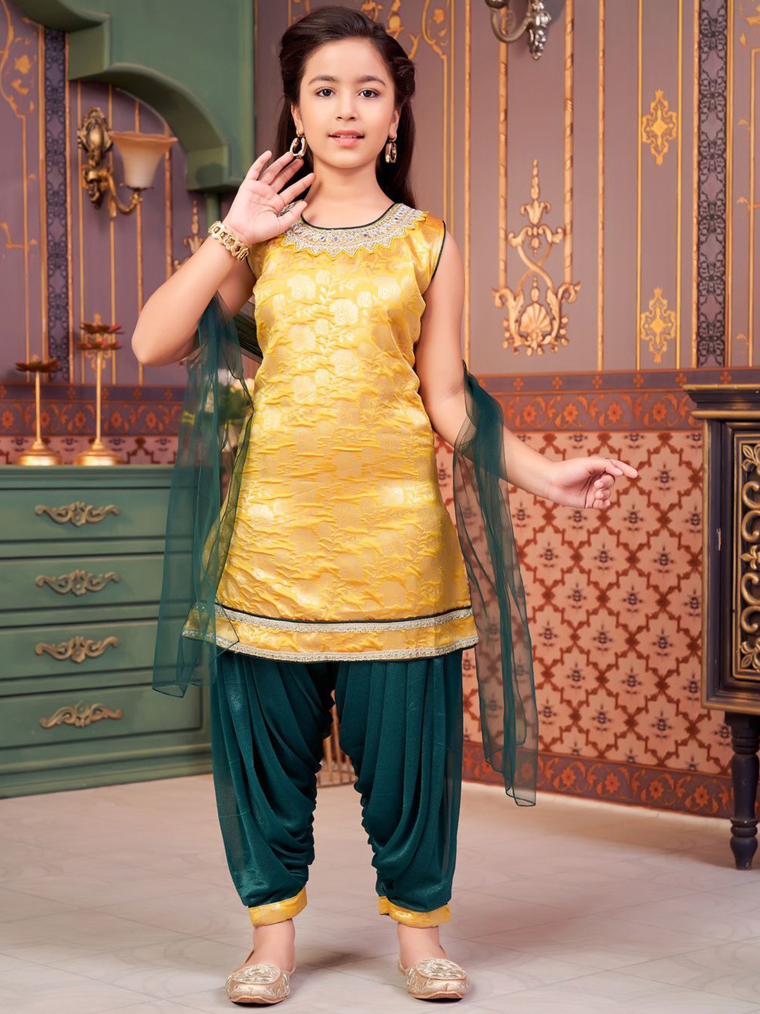 

BAESD Girls Embroidered Regular Kurti with Patiala & With Dupatta, Yellow