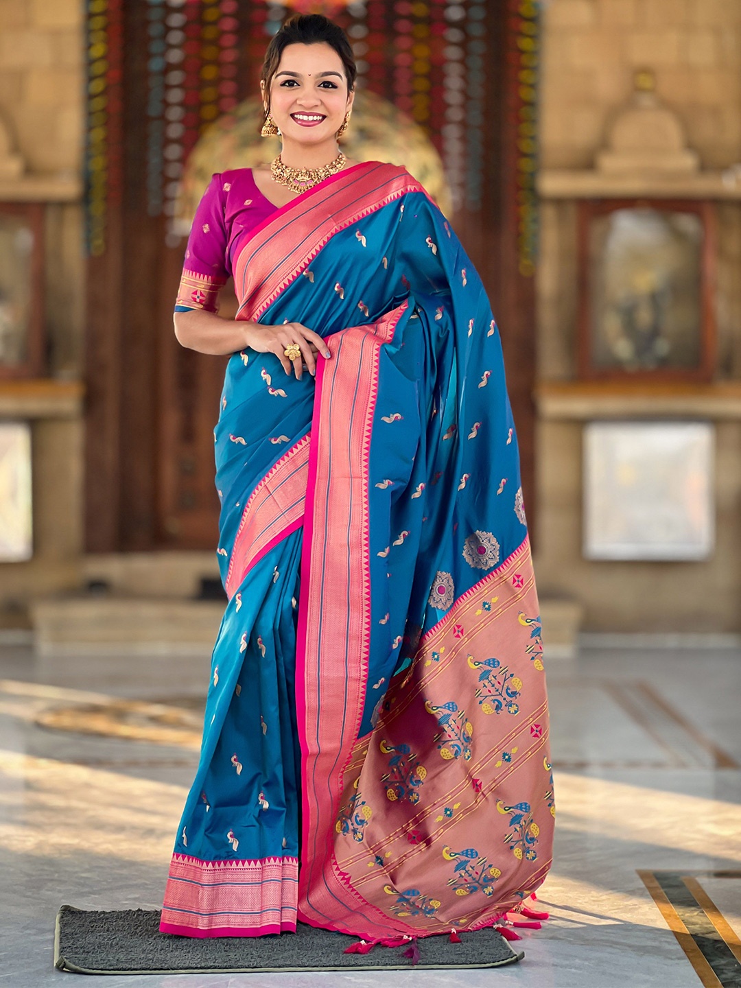 

Ekta Textiles Woven Design Zari Pure Silk Paithani Saree, Blue