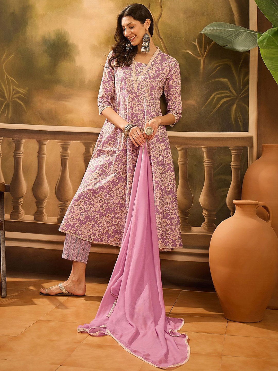 

Sangria Printed Pure Cotton Kurta Trouser With Dupatta, Lavender