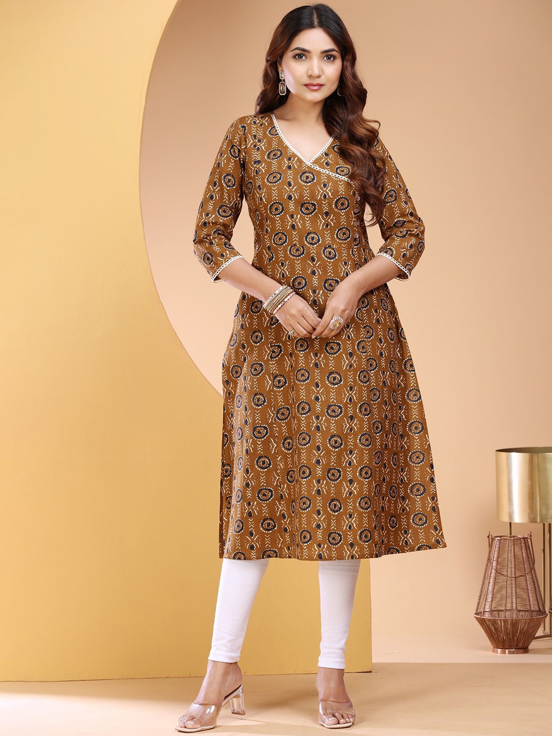 

COTTON CULTURE Women Floral Printed Kurta, Bronze