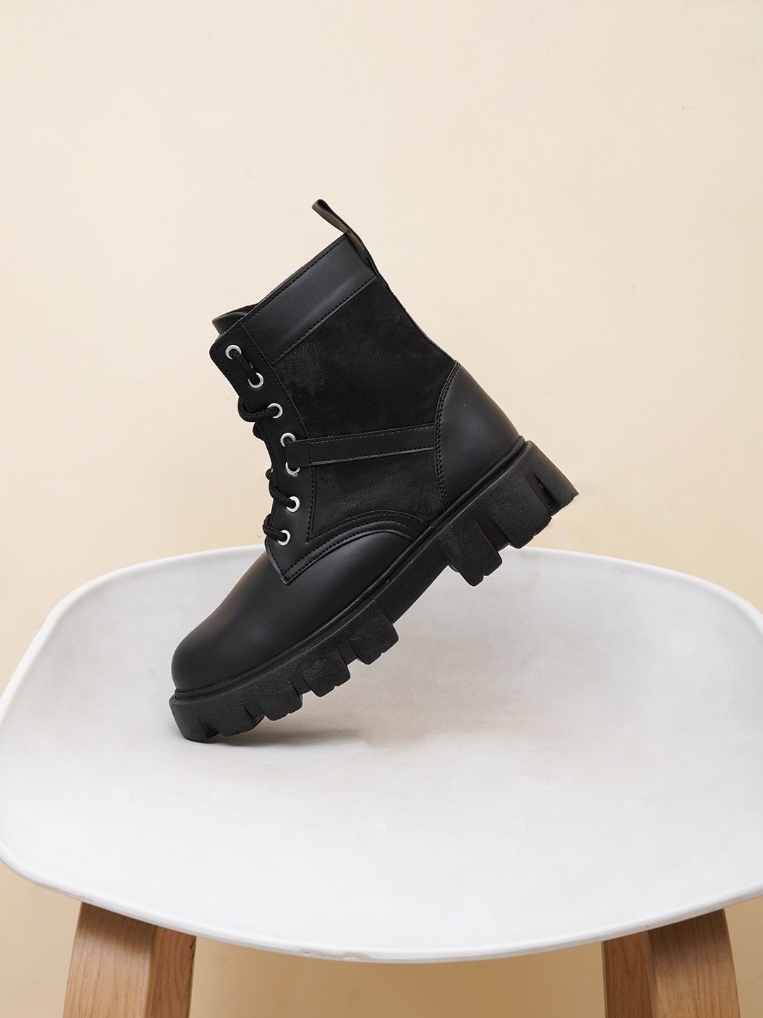 

Killer Women Round Toe Lace Up Boots, Black