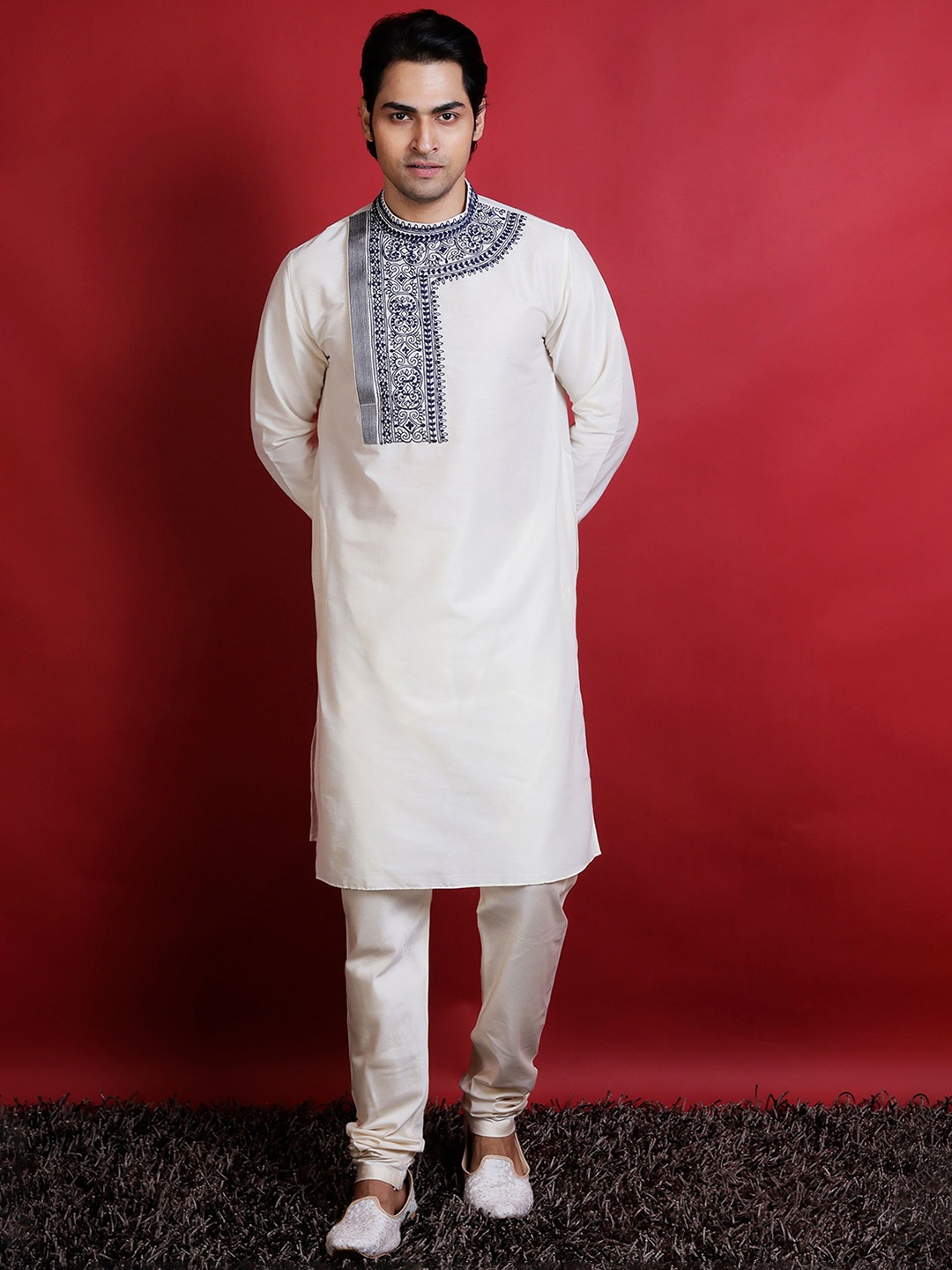 

KHAAS Men Floral Thread Work Kurta, White