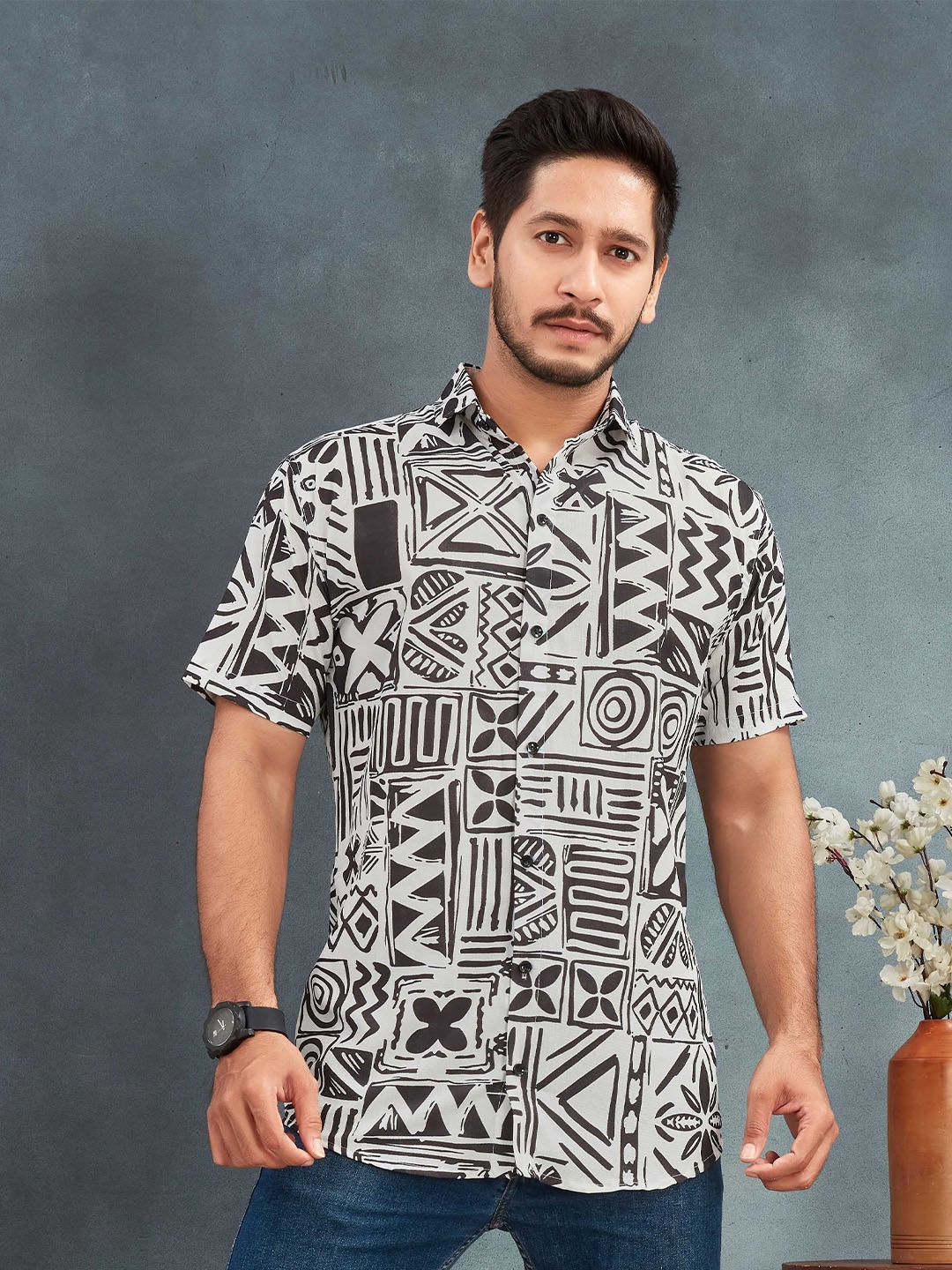 

Metronaut Men Comfort Opaque Printed Casual Shirt, White