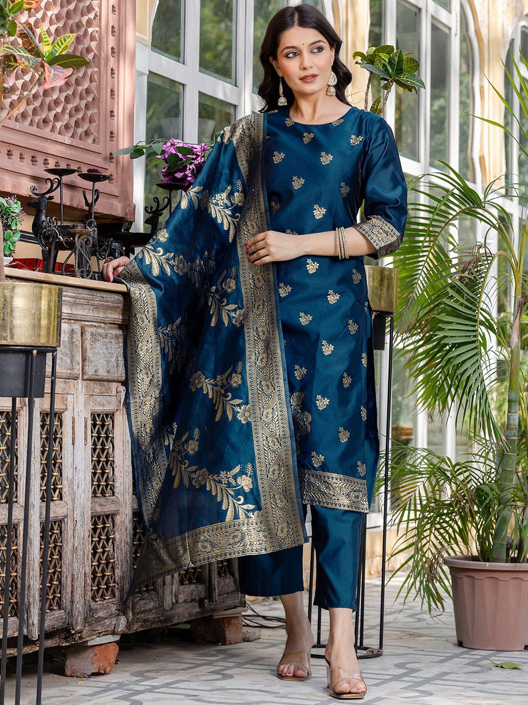 

SKYLEE Women Regular Kurta with Trousers & With Dupatta, Navy blue