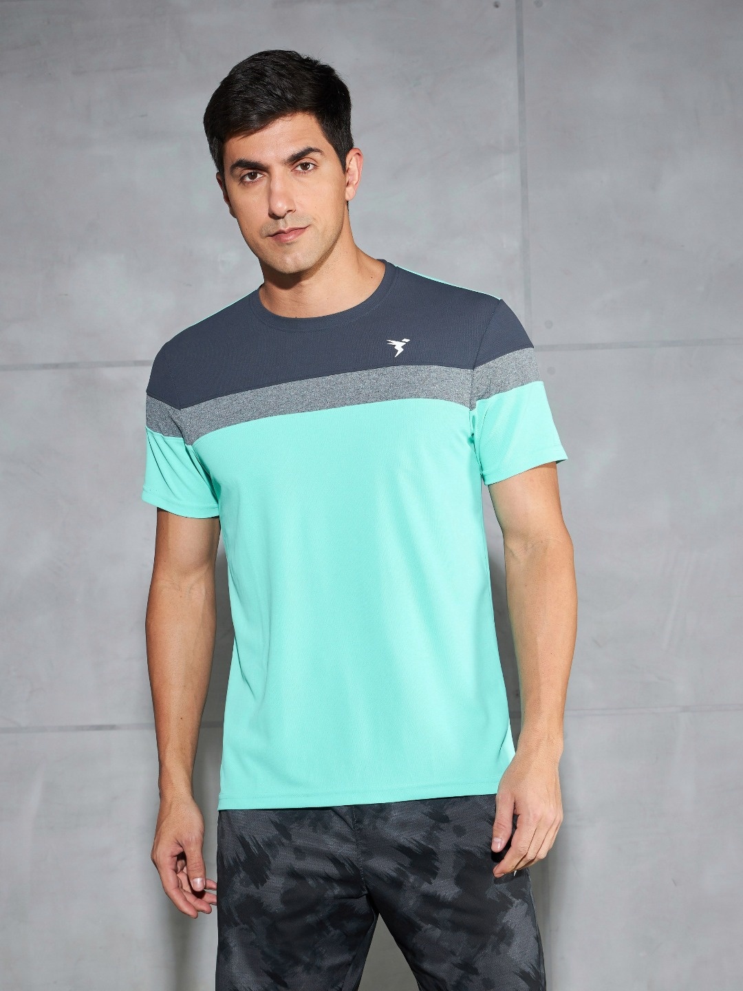 

Technosport Men Colourblocked Antimicrobial Slim Fit T-shirt, Green