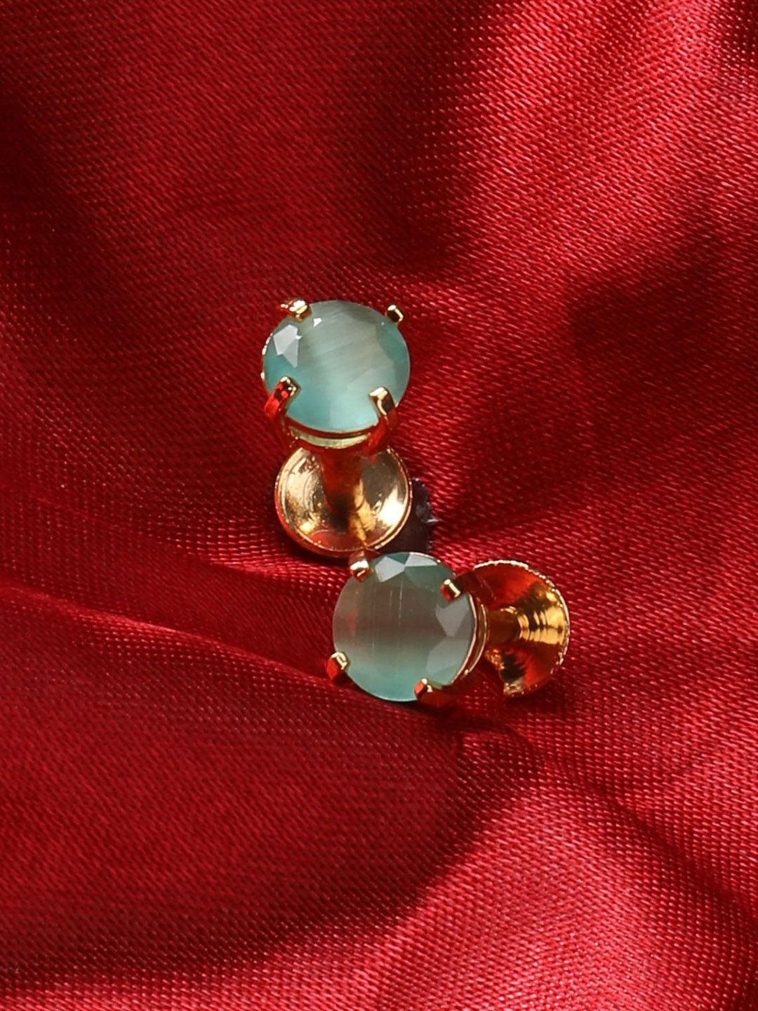 

NILA Contemporary Studs Earrings, Gold