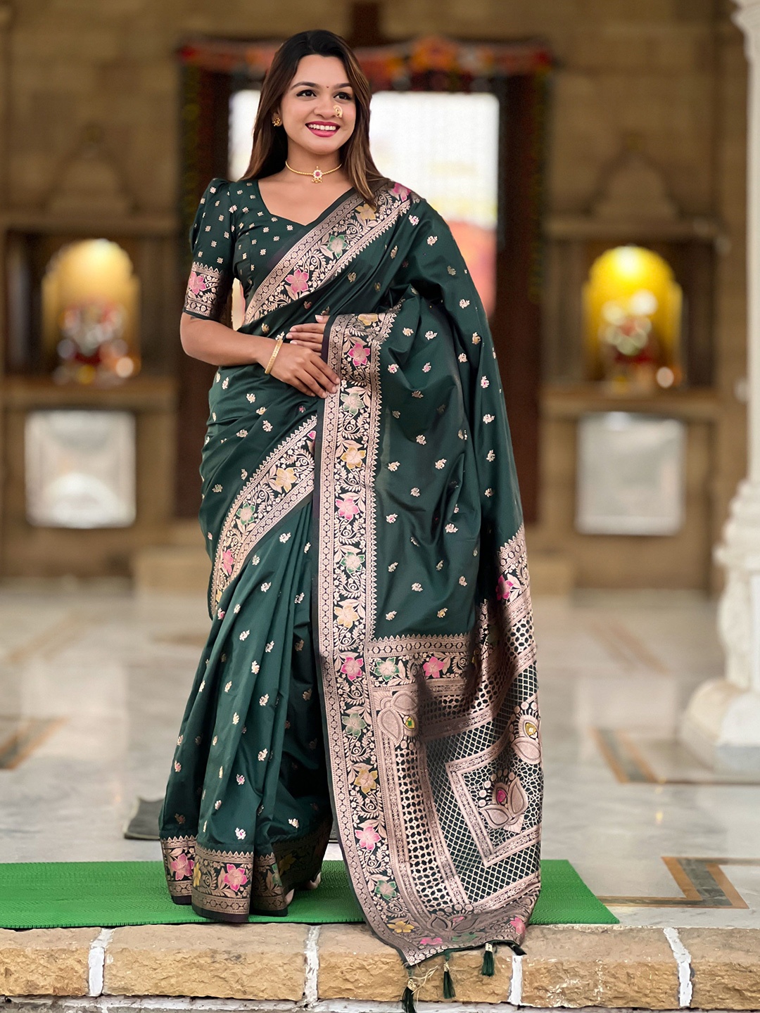 

Ekta Textiles Woven Design Zari Pure Silk Banarasi Saree, Green