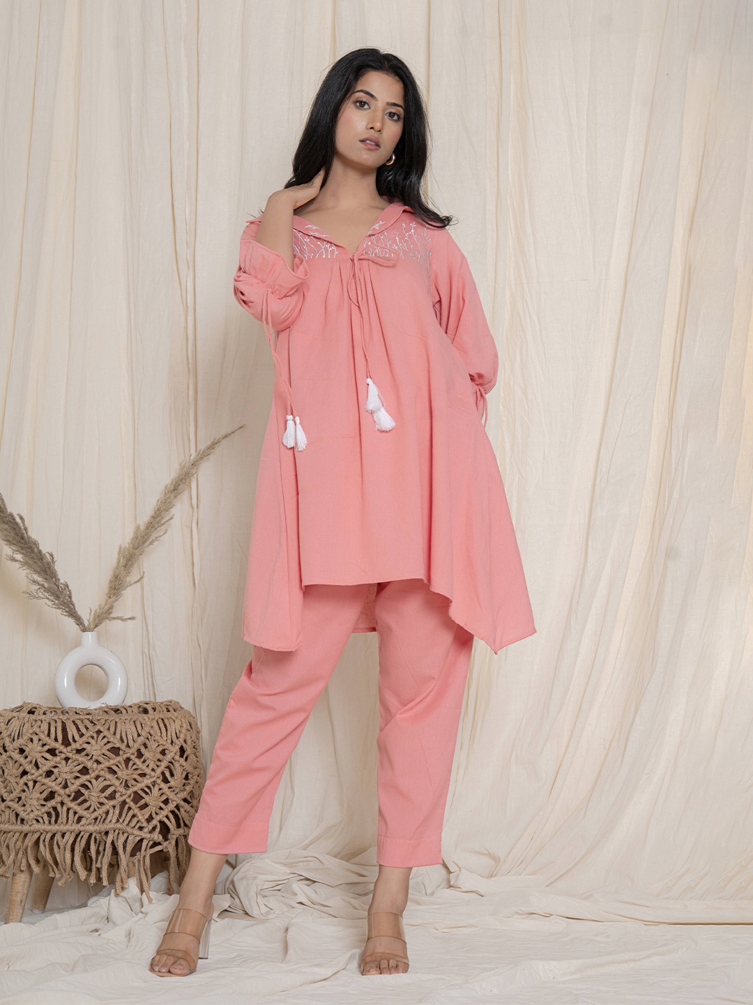 

Label Tamanna Rungta Women Paisley Embroidered Angrakha Gotta Patti Top with Trousers, Pink