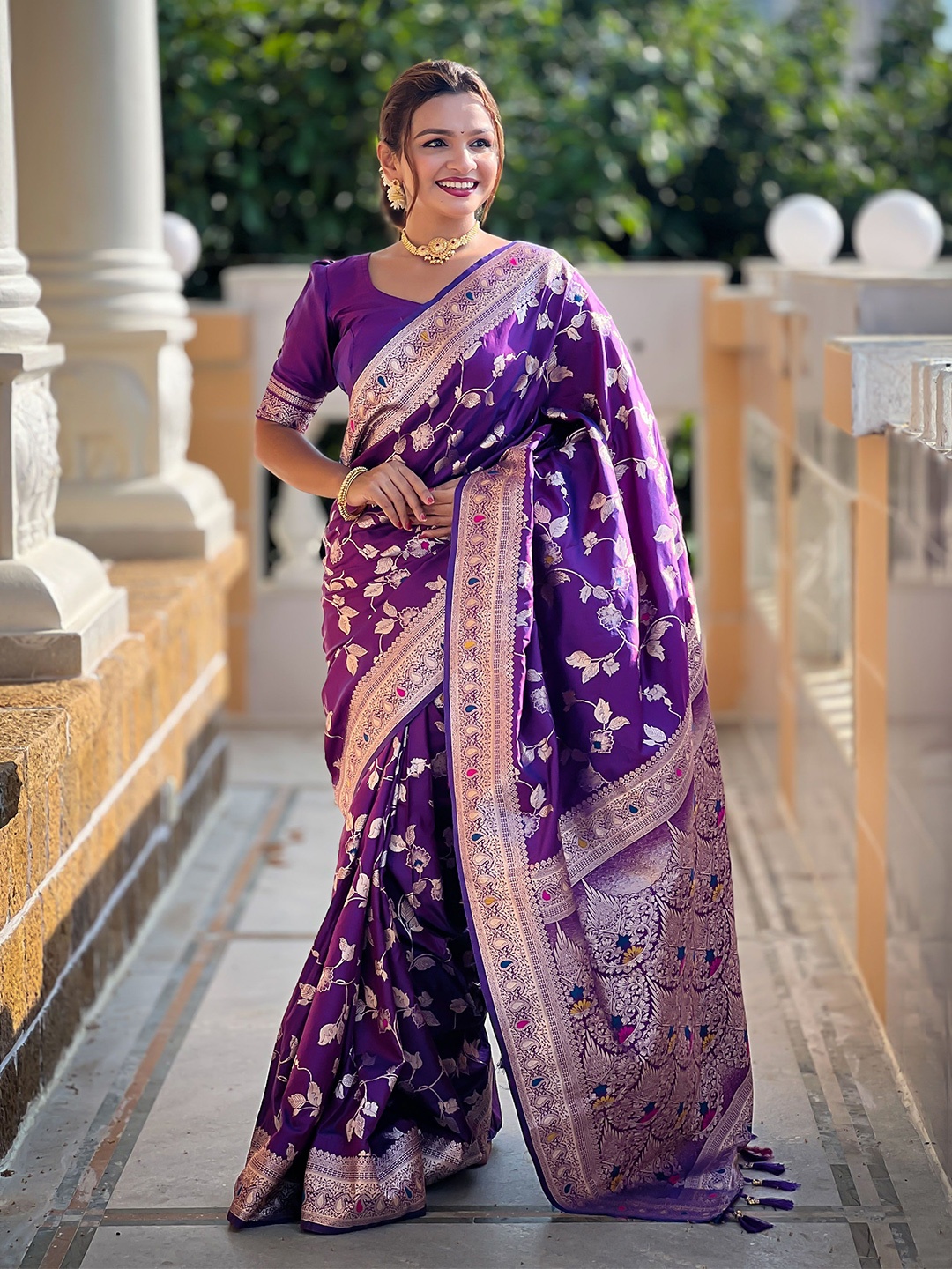 

Ekta Textiles Woven Design Zari Pure Silk Banarasi Saree, Purple