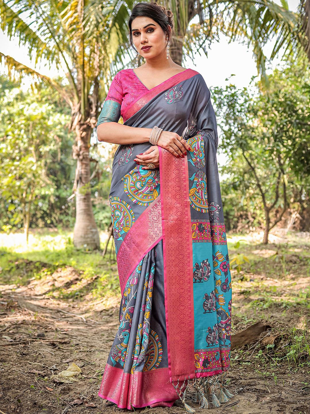 

DIVASTRI Kalamkari Zari Silk Blend Kanjeevaram Saree, Grey