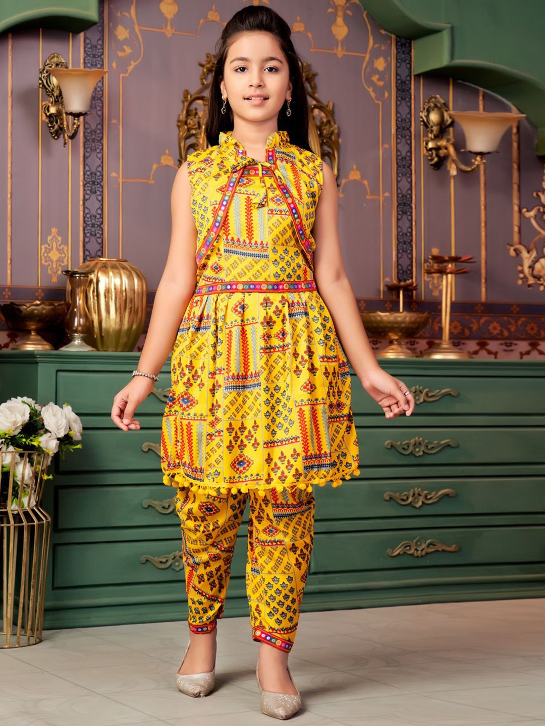 

BAESD Girls Floral Printed A-Line Kurta With Patiala, Yellow