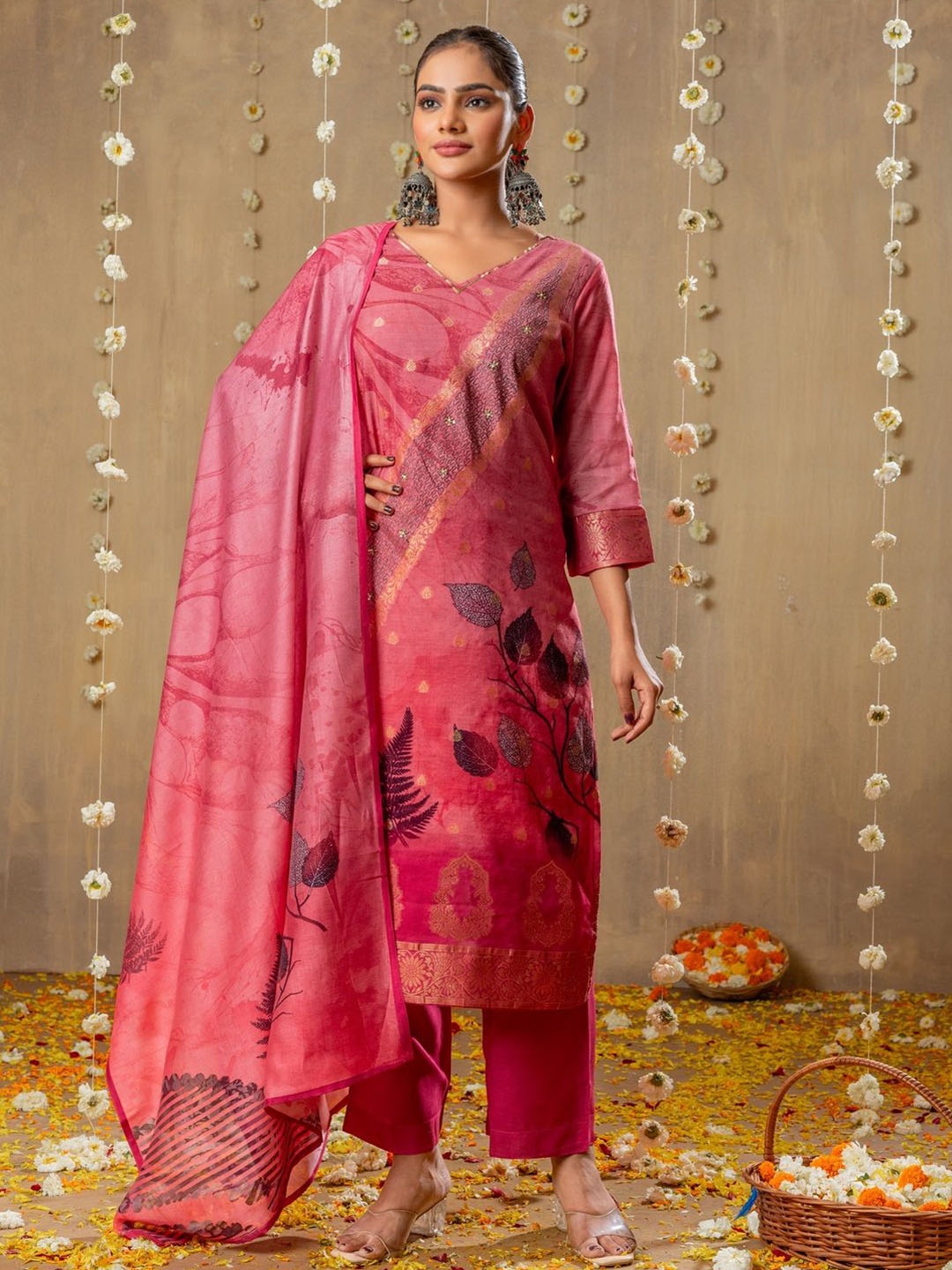 

DRESOUL Women Printed Kurti with Pyjamas & With Dupatta, Pink