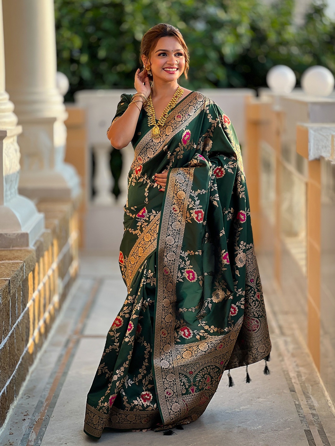 

Ekta Textiles Woven Design Zari Pure Silk Banarasi Saree, Green