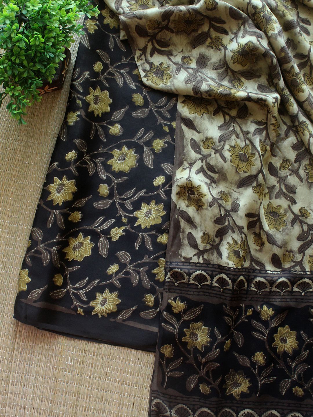 

Weaves of Tradition Printed Unstitched Dress Material, Black