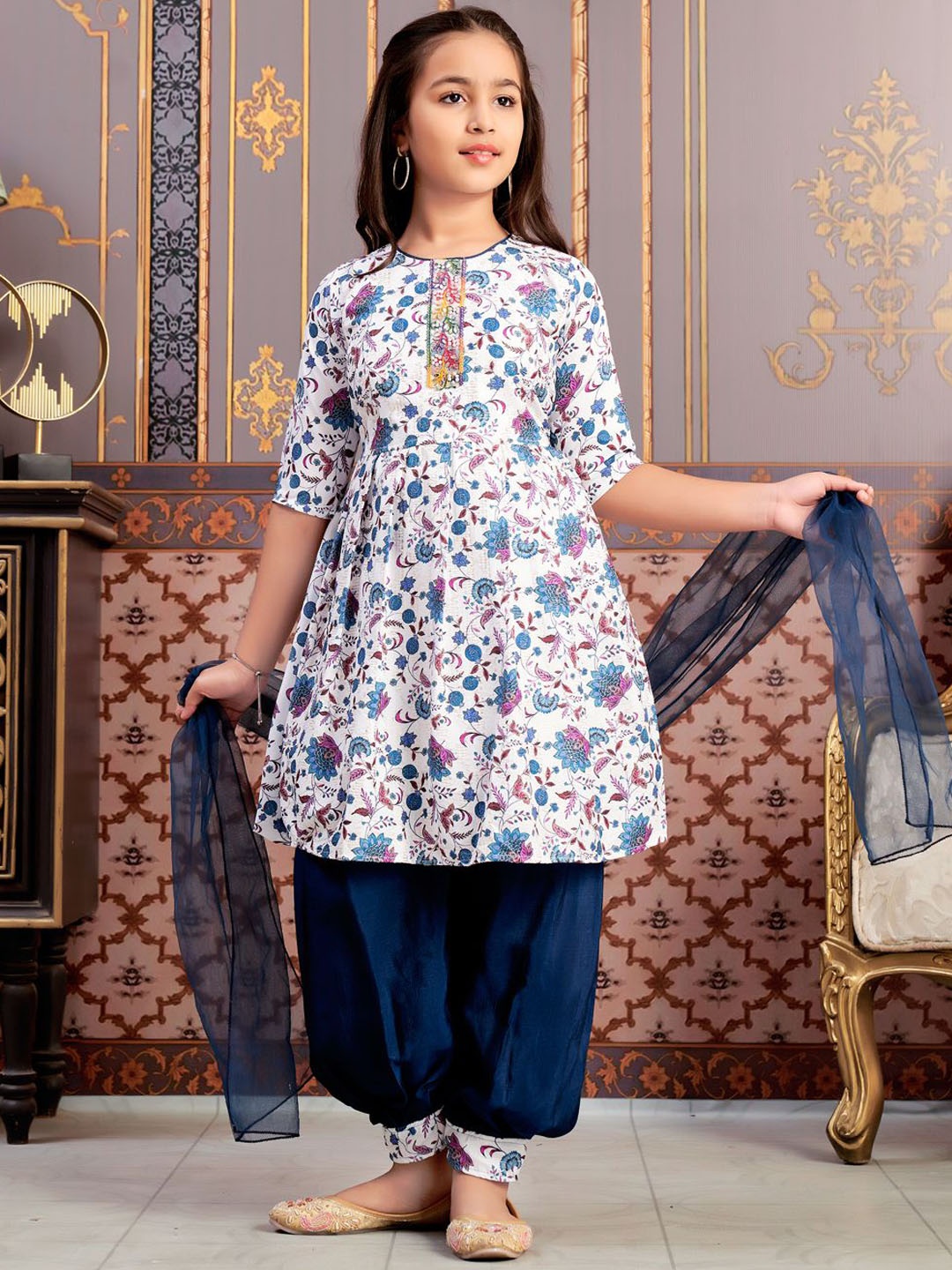 

BAESD Girls Floral Printed Regular Kurta with Salwar & With Dupatta, Turquoise blue